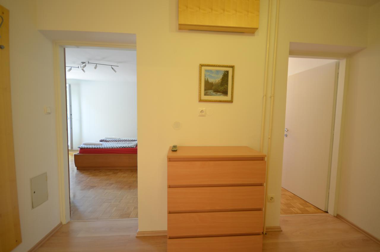 Apartment Near The Train Station Ljubljana Buitenkant foto